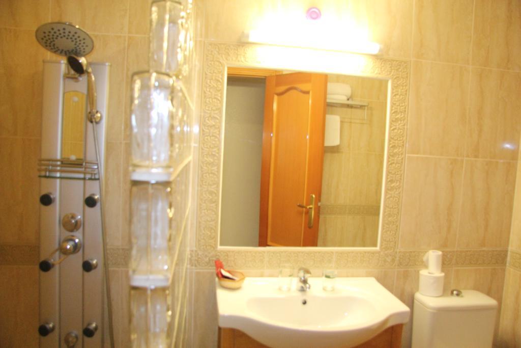 Hostal Cazalegas Eksteriør bilde